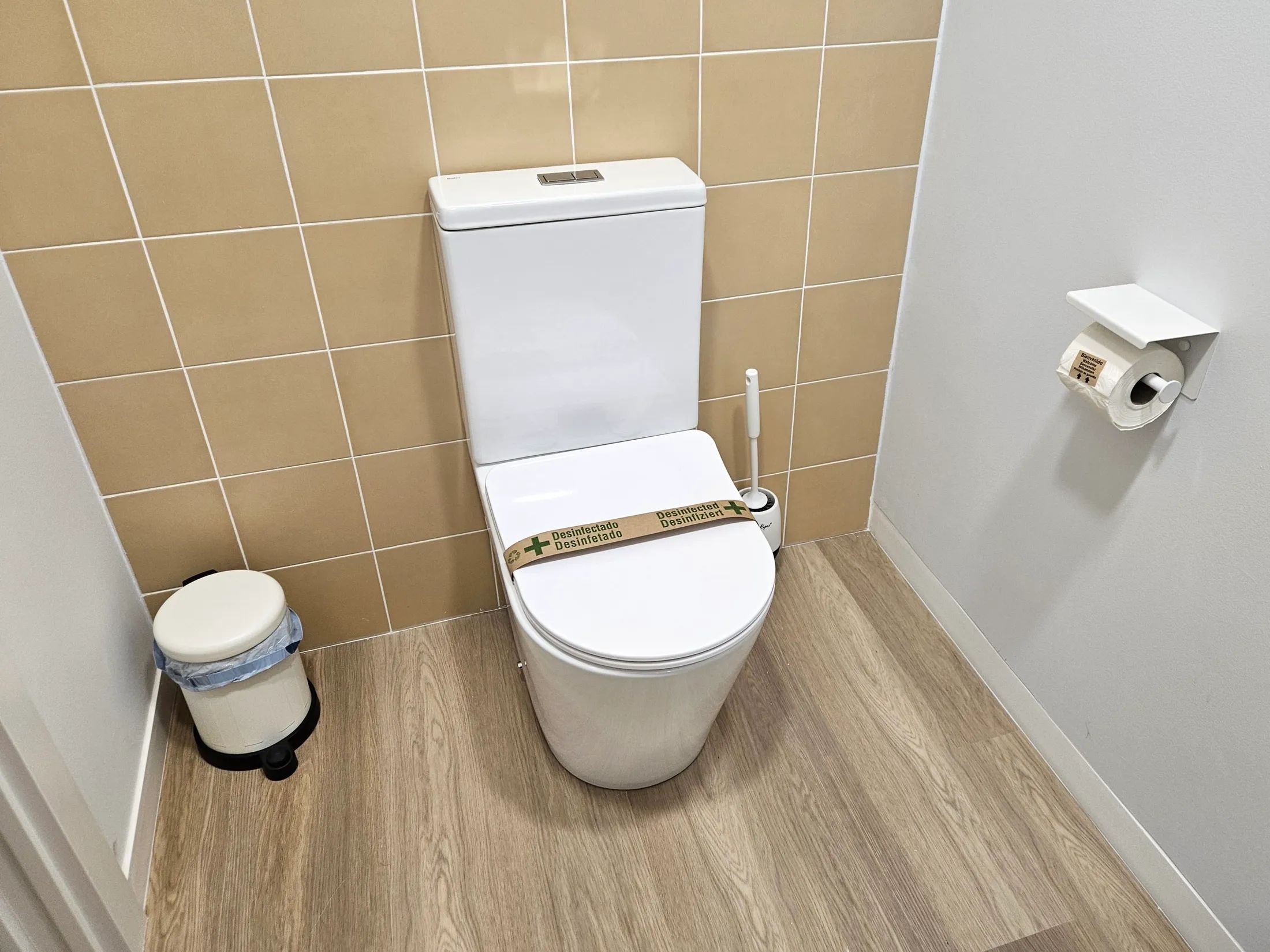 Bathroom, apartment 3