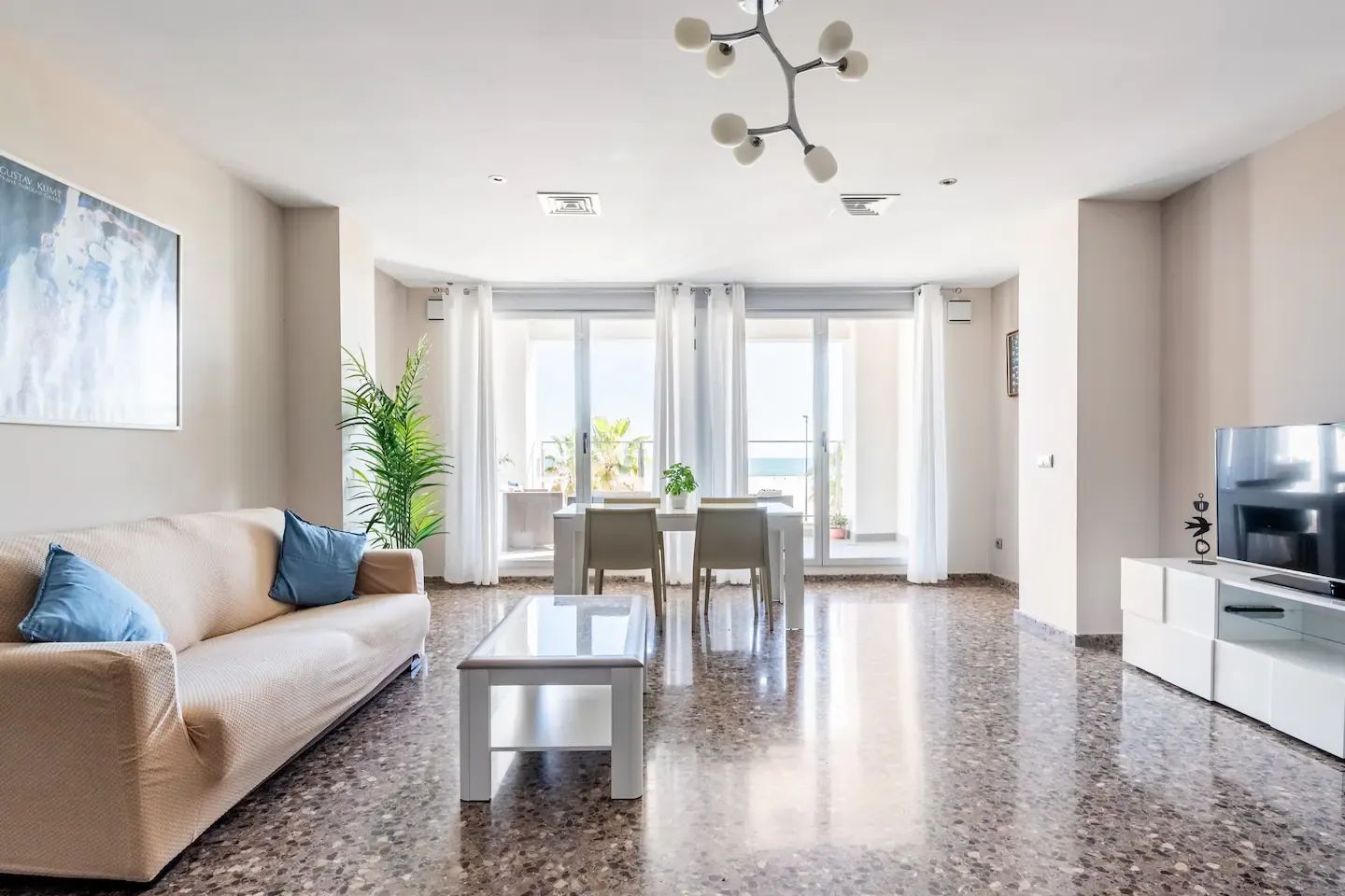 Living room, apartment 4