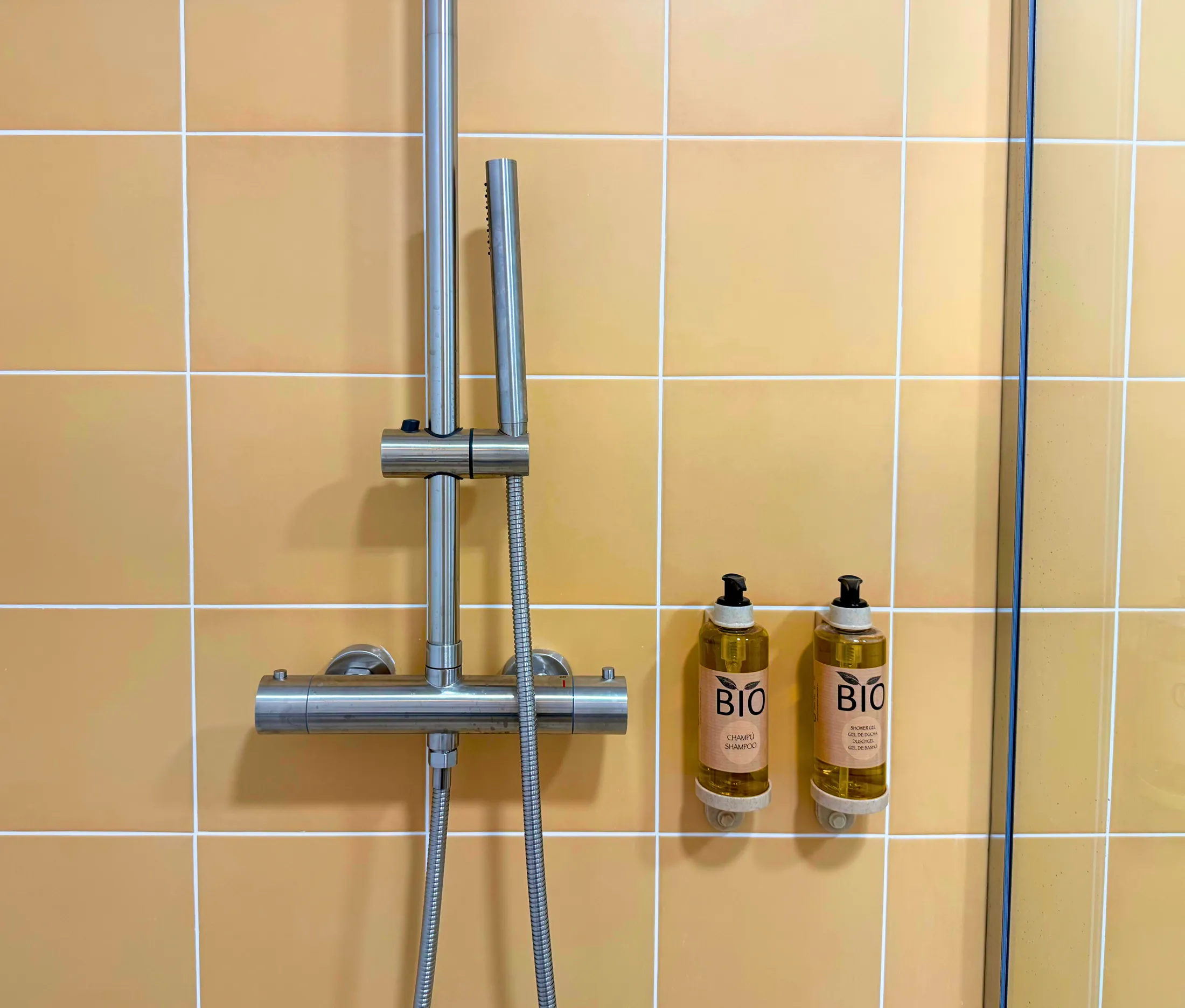 Shampooing et gel douche bio, NEPTÚ24-1