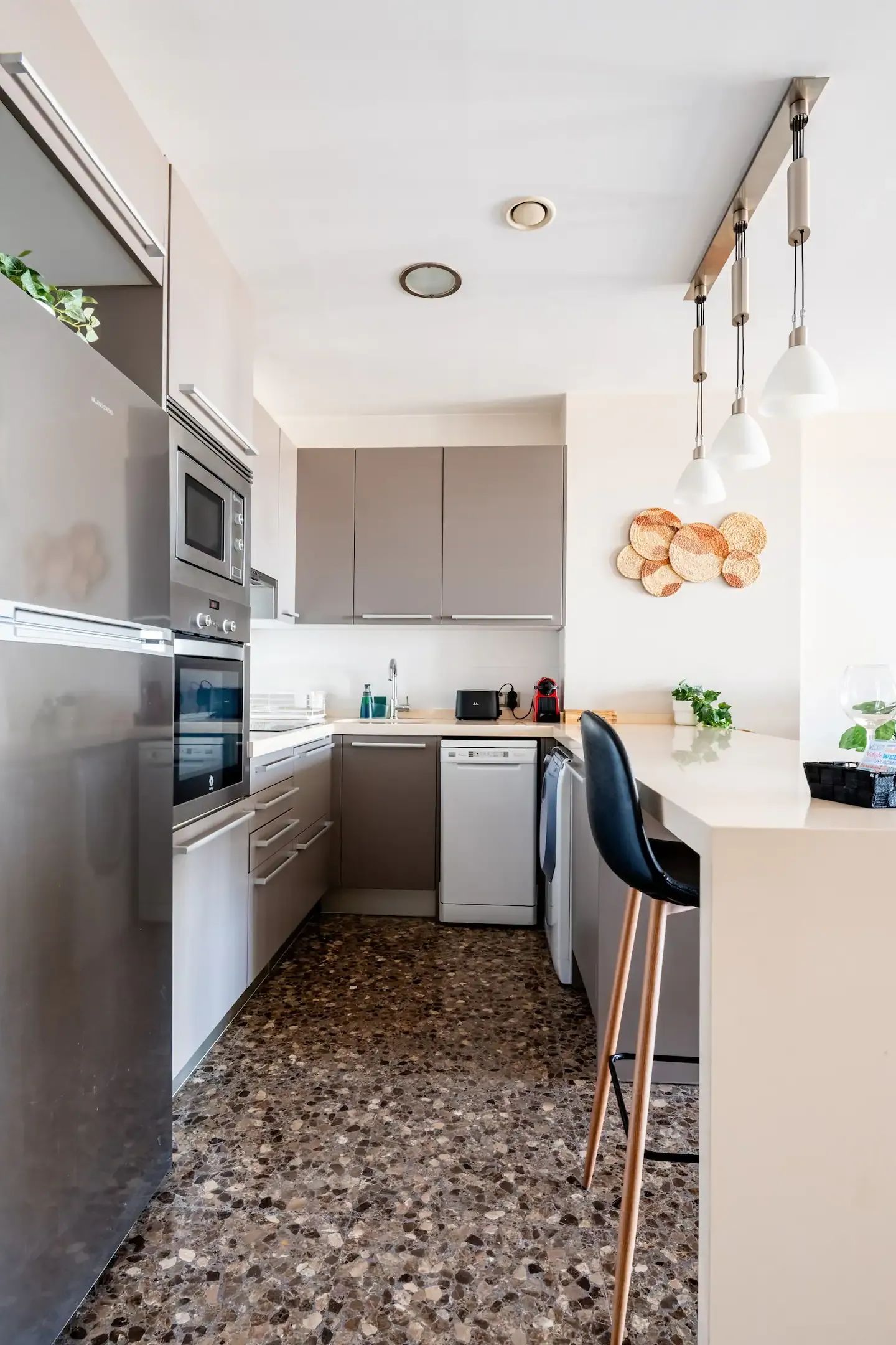 Equipped kitchen, apartment 4