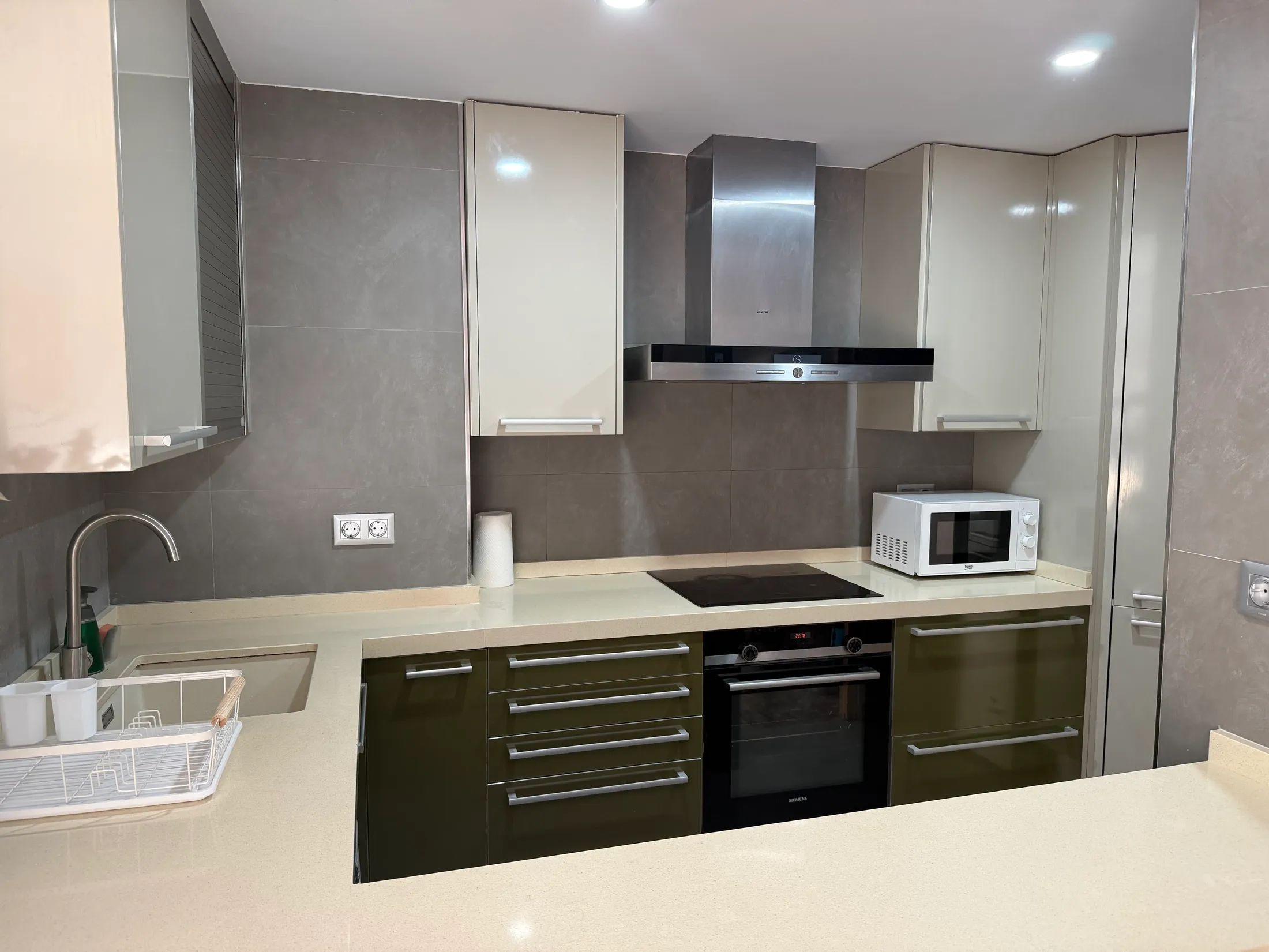 Equipped kitchen, apartment 5