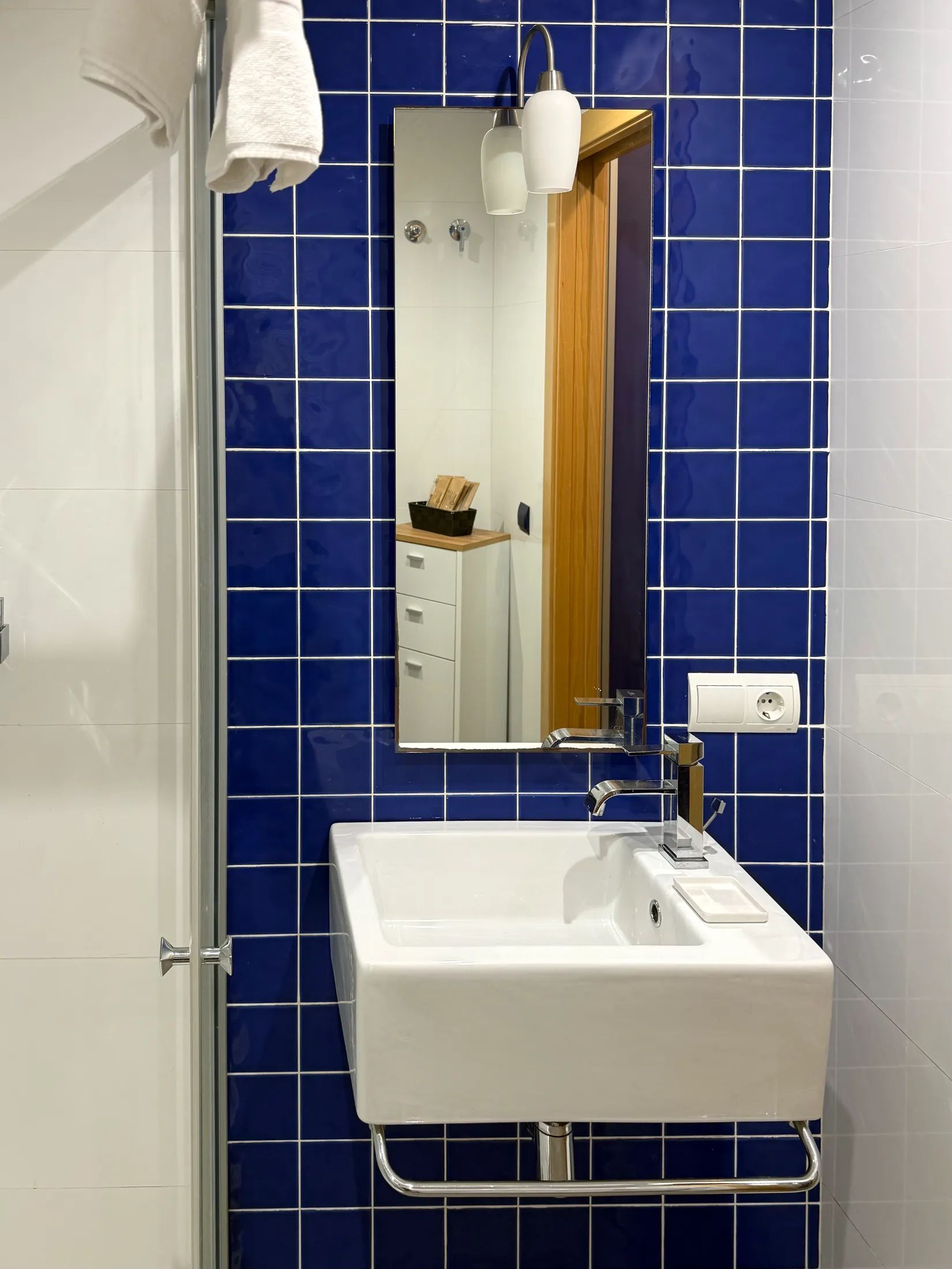 Bathroom, apartment 5