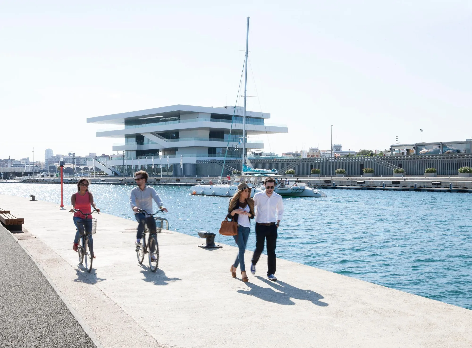 Le Veles e Vents, à la Marina
